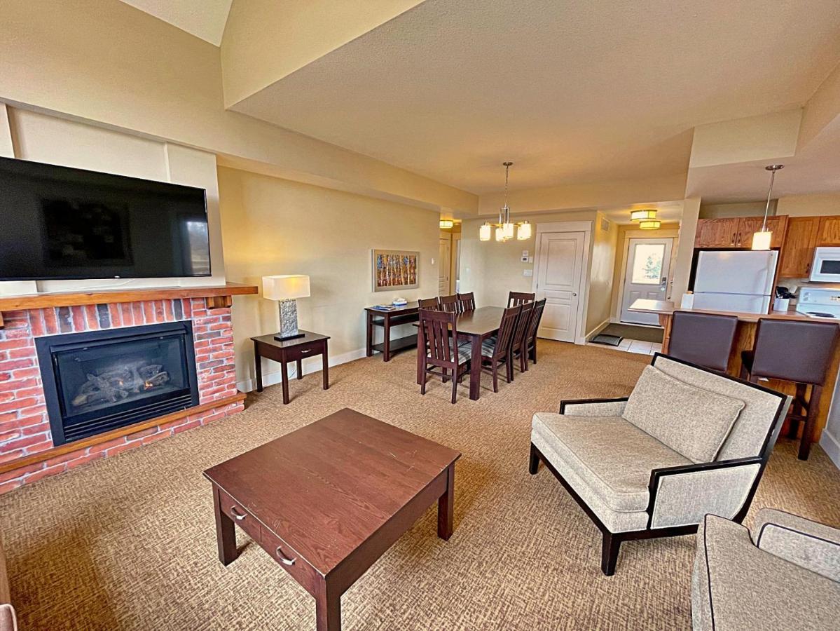 Spacious Blue Mountain 2 Storey - Wifi, Pool, Close To The Village & Golf